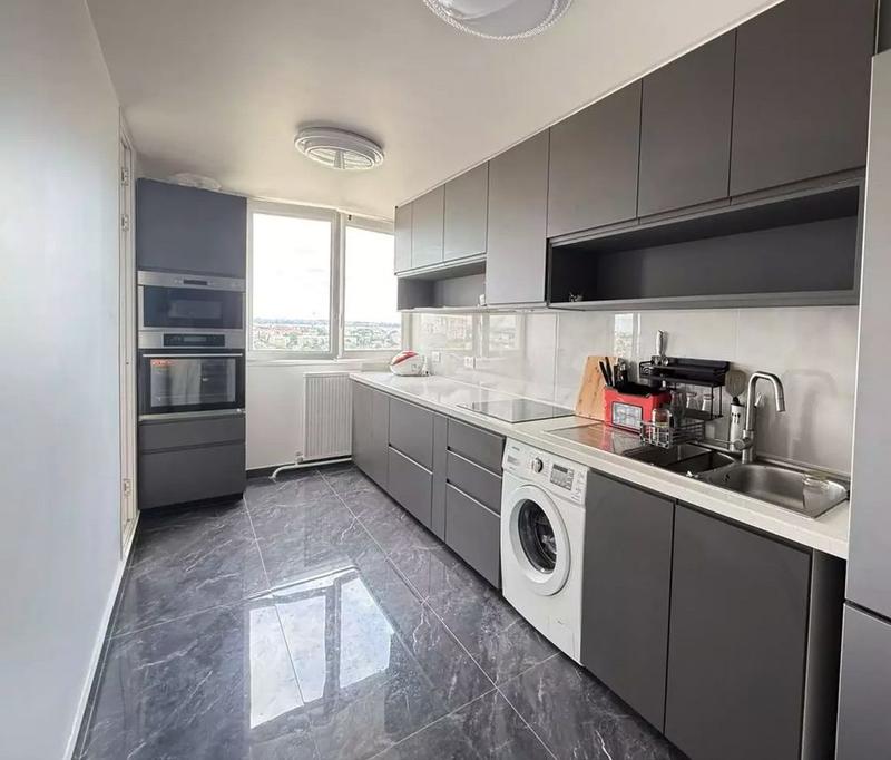 Appartement - 90 m² - 5 pièces