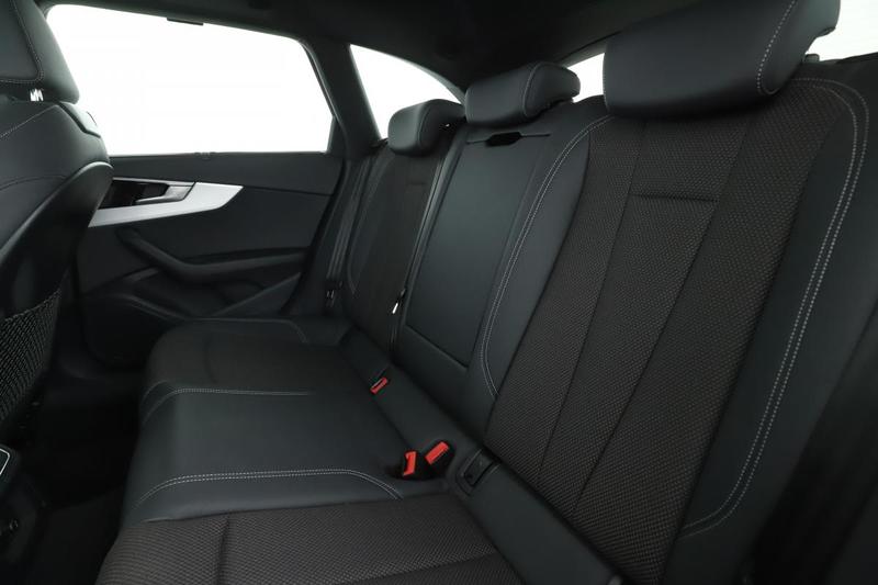 Audi A4 Avant 35 Tfsi s line s tronic 7 150 ch