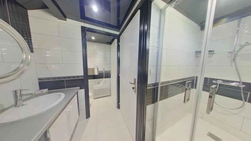 Appartement - 315 m² - 13 pièces