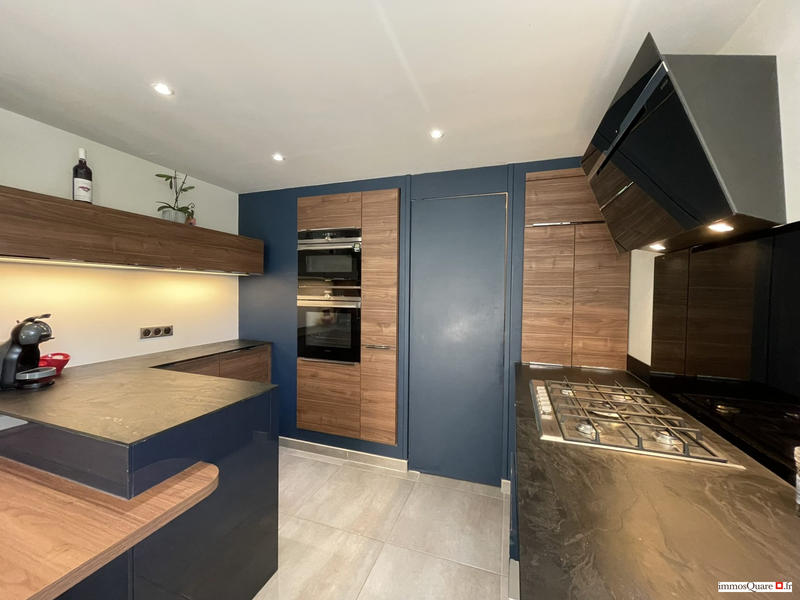 Maison - 180 m² - 6 pièces