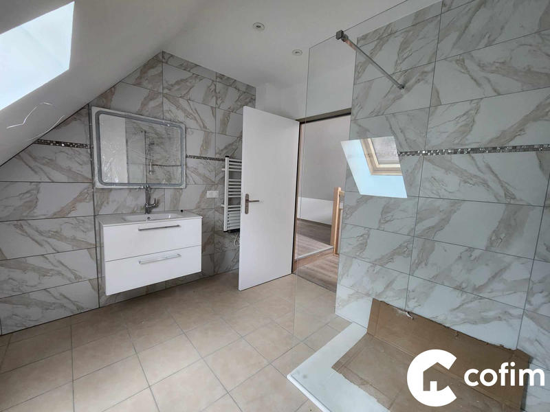 Maison - 101 m² - 5 pièces