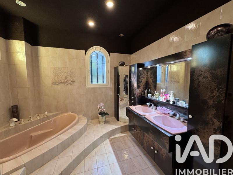 Maison - 197 m² - 7 pièces