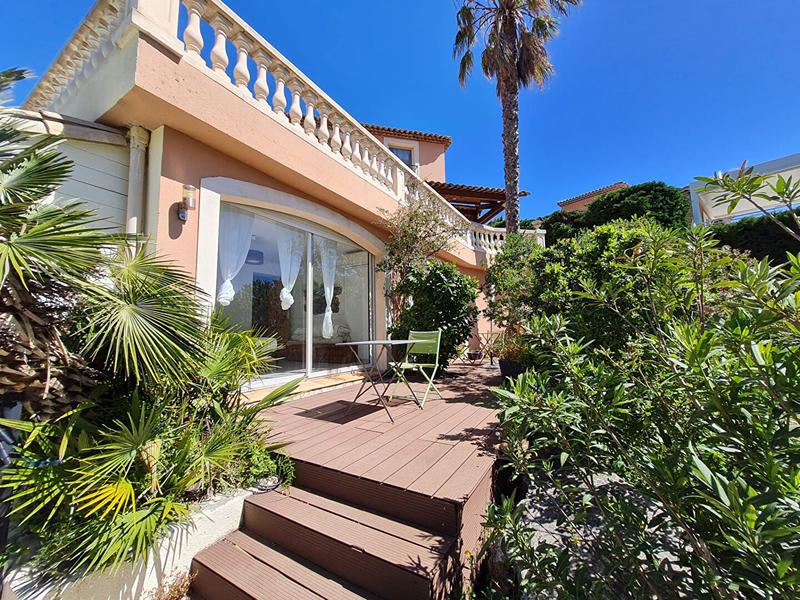 Maison - 235 m² - 7 pièces