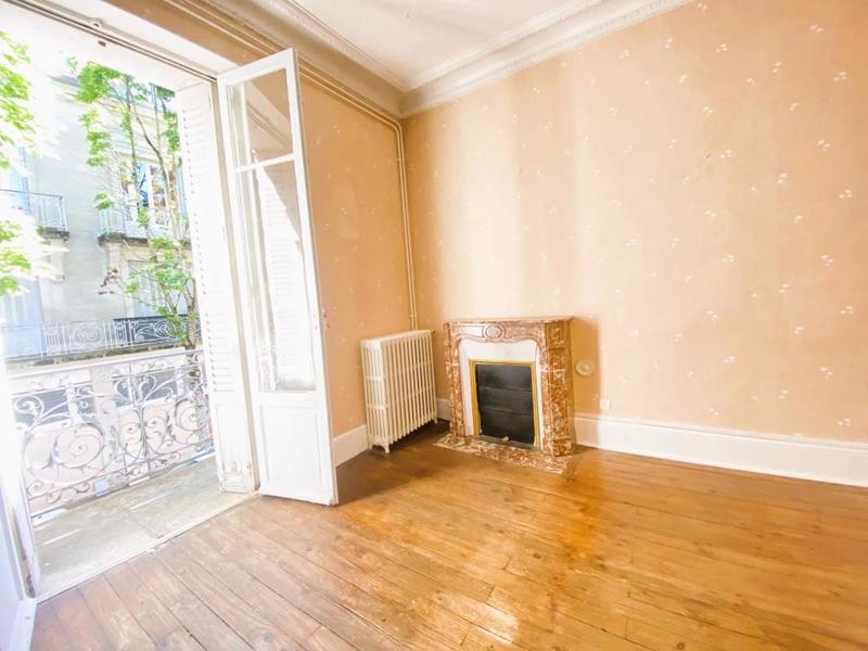 Maison - 215 m² - 11 pièces