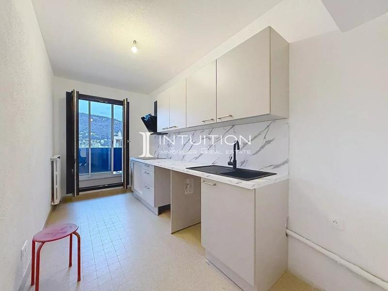 Appartement - 100 m² - 4 pièces