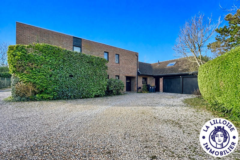 Maison - 196 m² - 8 pièces