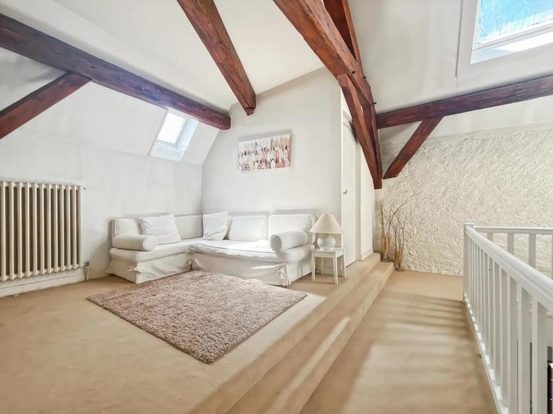 Maison - 201 m² - 5 pièces