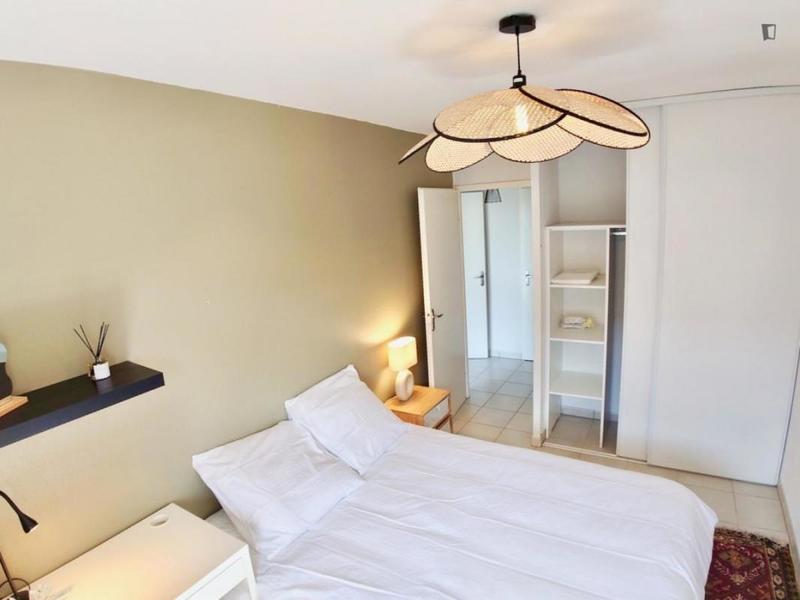 Chambre - 12 m² - 5 pièces