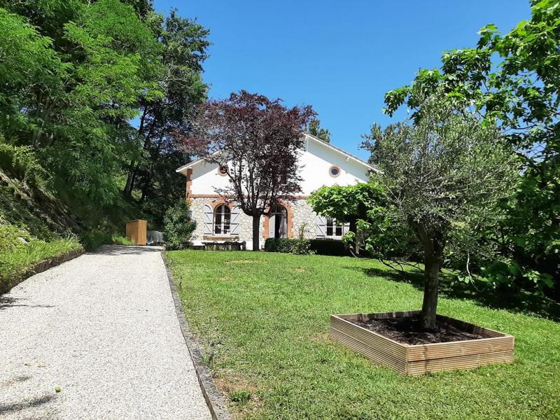 Propriété - 200 m² - 7 pièces