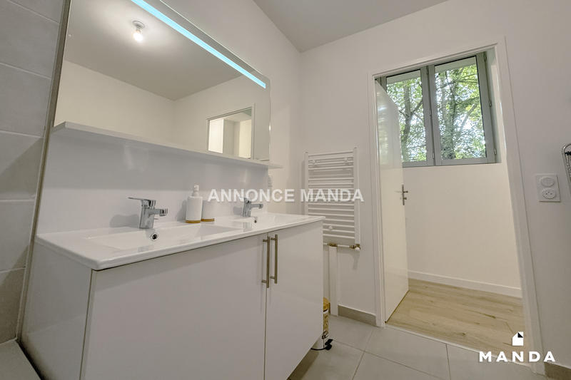 Chambre - 10 m² - 4 pièces