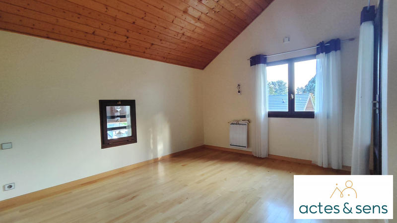 Maison - 207 m² - 10 pièces