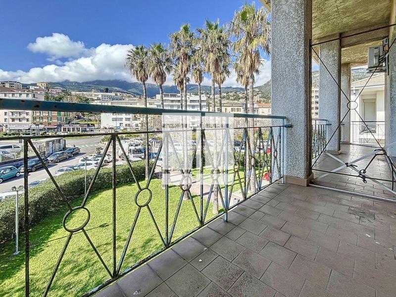 Local commercial - 18 m²