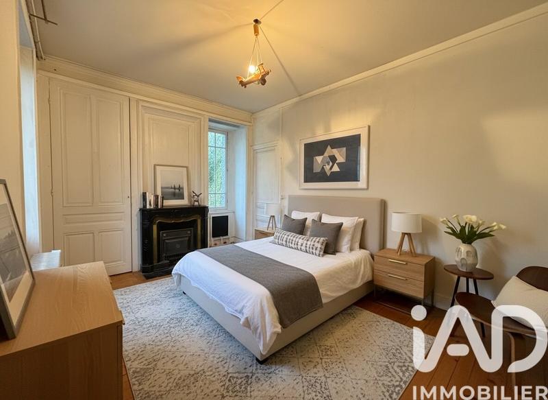 Maison - 207 m² - 10 pièces