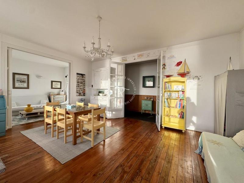 Appartement - 134 m² - 6 pièces