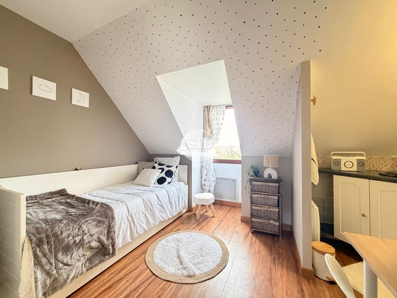 Maison traditionnelle - 163 m² - 6 pièces