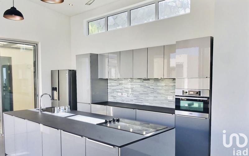 Maison - 200 m² - 5 pièces