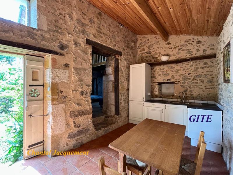 Maison - 235 m² - 7 pièces