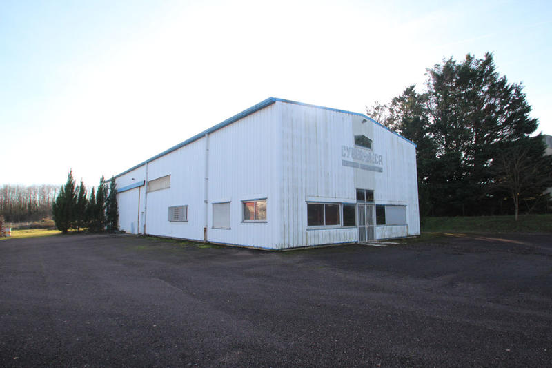 Local d'activité / Entrepôt - 576 m²