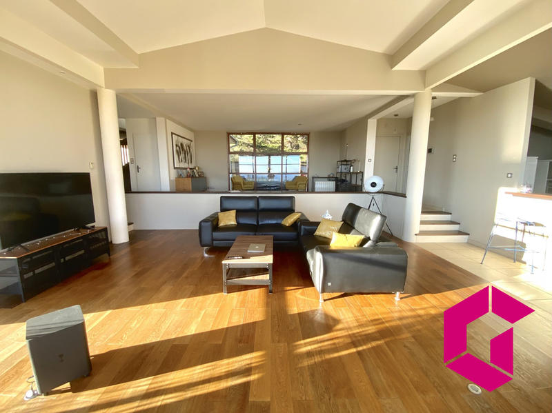 Maison - 174 m² - 5 pièces