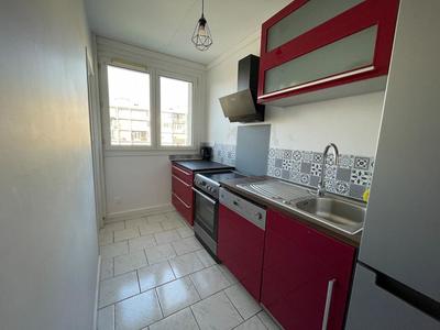 Appartement - 80 m² - 5 pièces