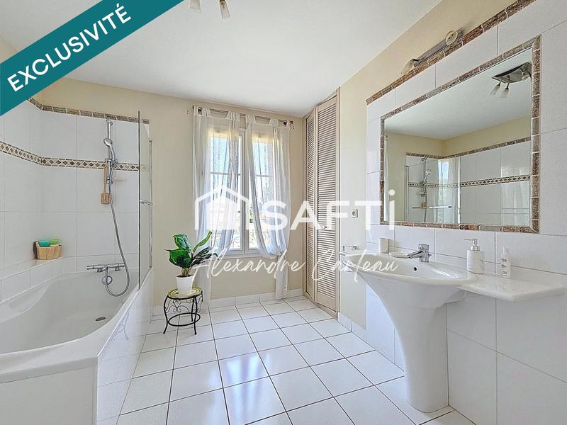 Maison - 245 m² - 8 pièces