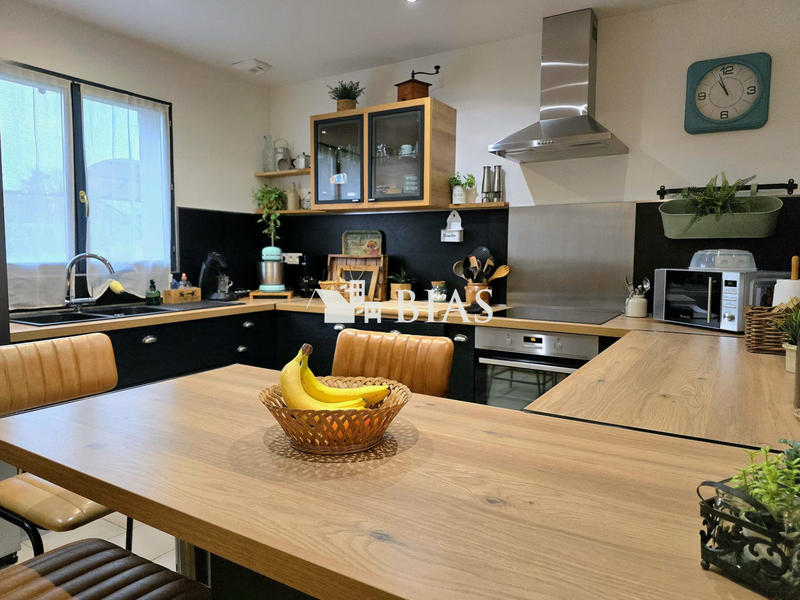 Maison - 85 m² - 4 pièces