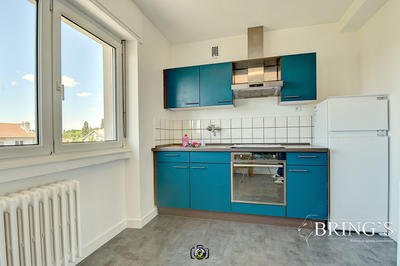 Appartement - 80 m² - 5 pièces