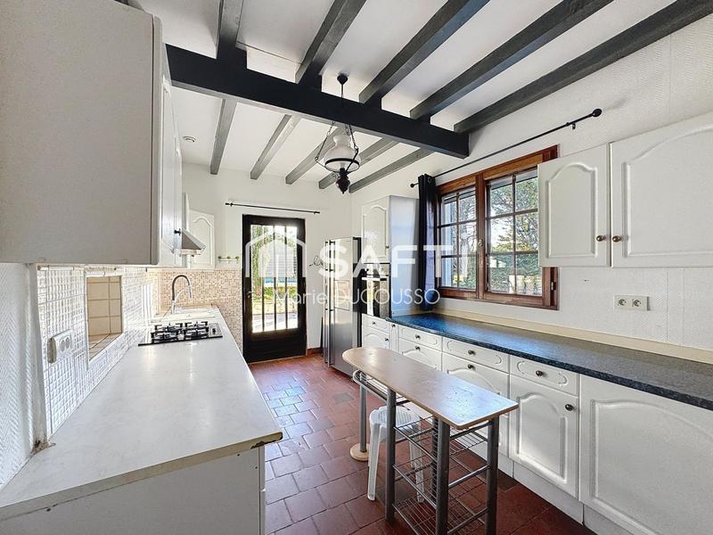 Maison - 180 m² - 9 pièces