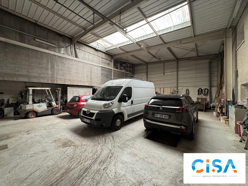Entrepôt - 214 m²