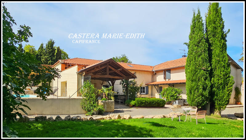 Maison - 232 m² - 8 pièces