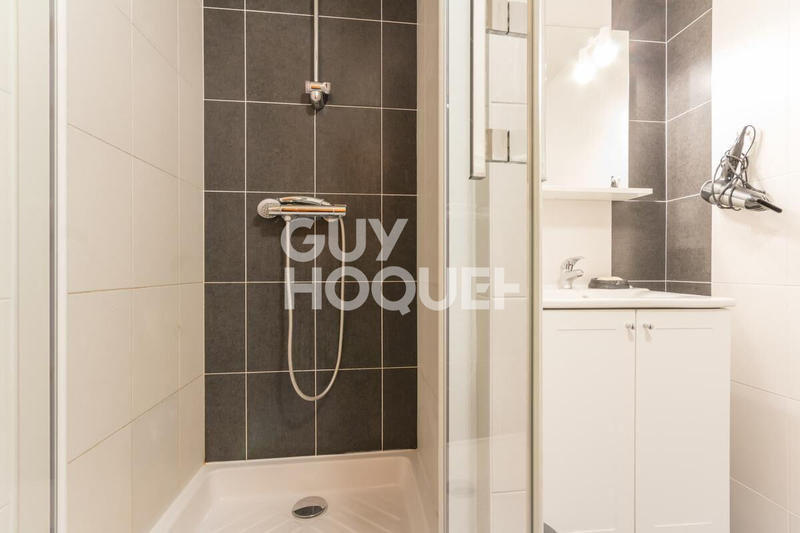 Maison - 220 m² - 8 pièces