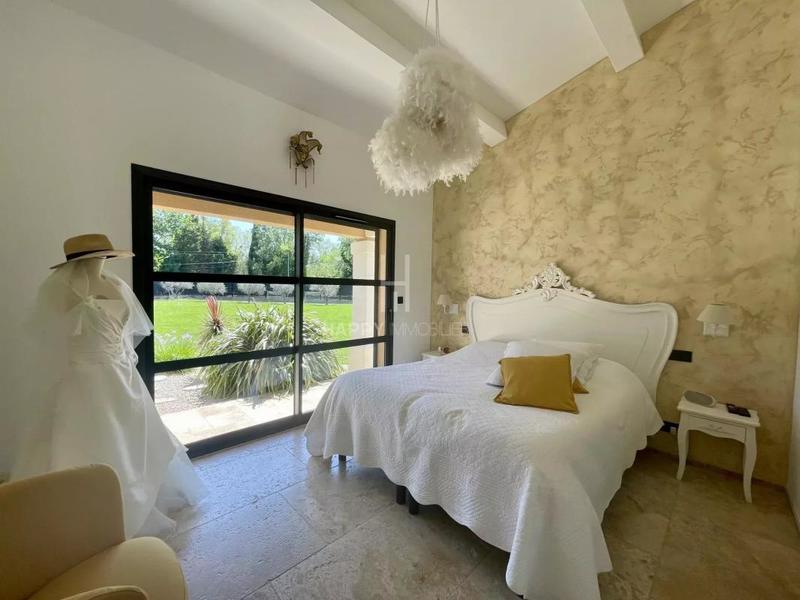 Villa - 195 m² - 6 pièces