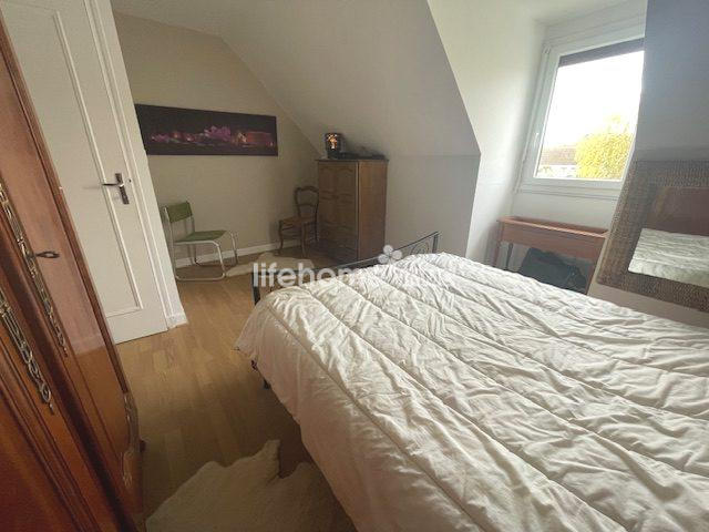 Maison traditionnelle - 95 m² - 6 pièces