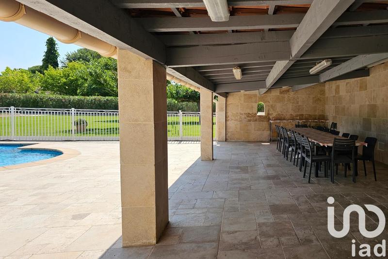 Maison - 220 m² - 9 pièces