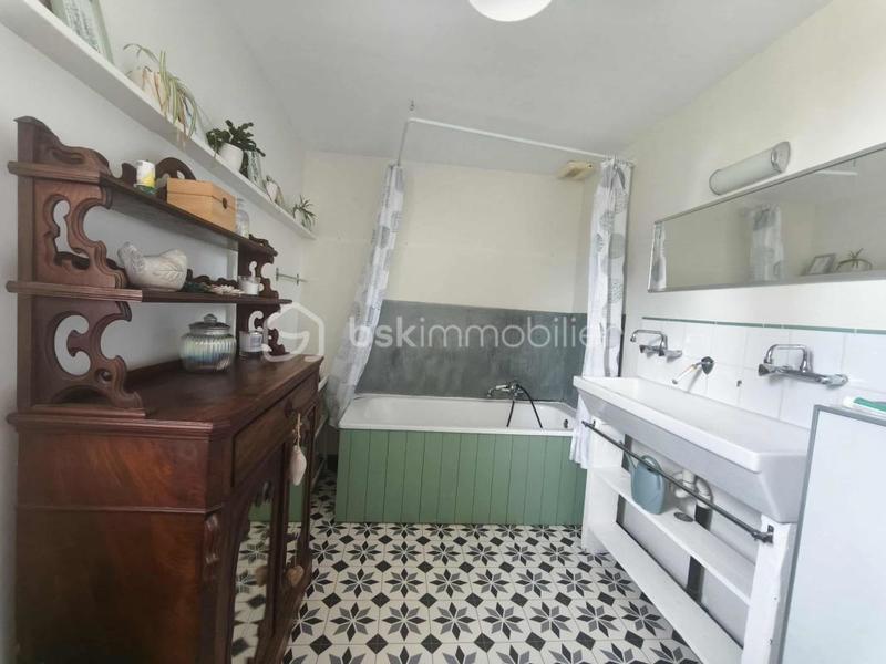 Maison - 186 m² - 7 pièces