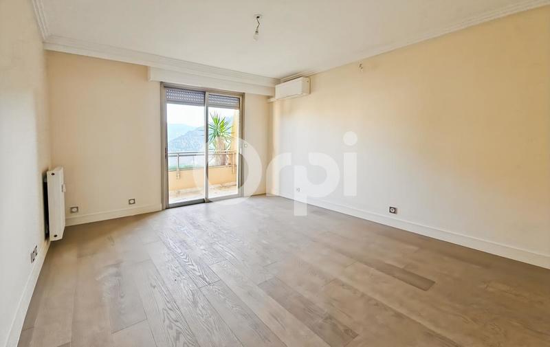 Appartement - 153 m² - 4 pièces