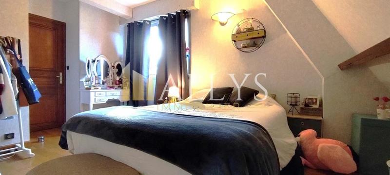 Maison - 165 m² - 8 pièces