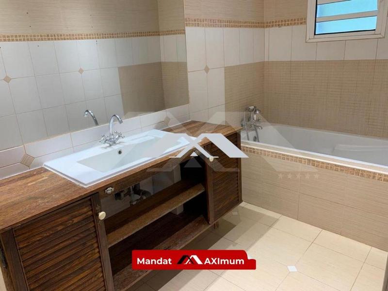 Maison traditionnelle - 160 m² - 5 pièces