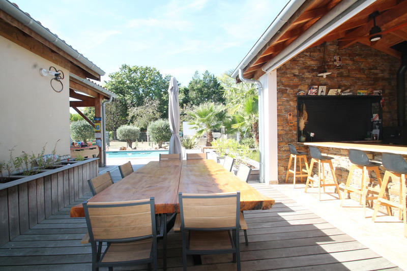 Maison - 280 m² - 9 pièces