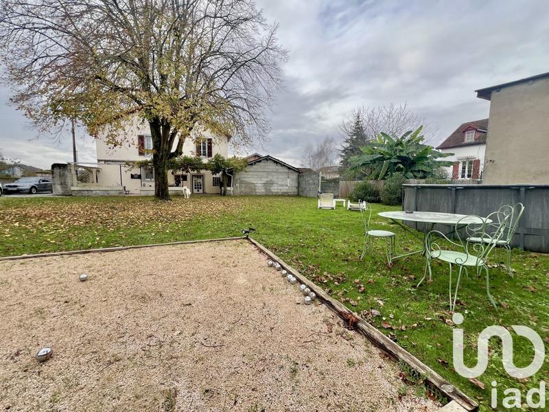 Maison - 201 m² - 6 pièces