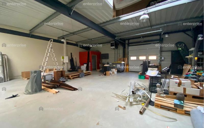 Local commercial - 242 m²