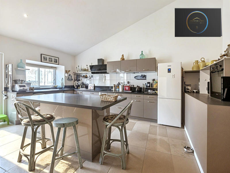 Maison - 185 m² - 5 pièces