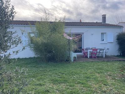 Maison traditionnelle - 90 m² - 4 pièces