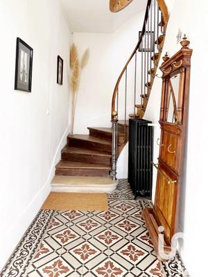 Maison - 252 m² - 7 pièces