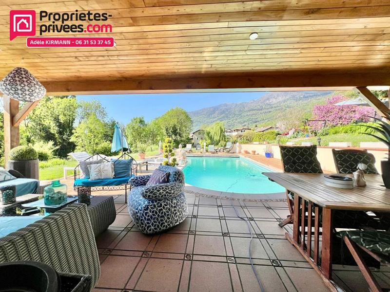 Maison - 212 m² - 7 pièces