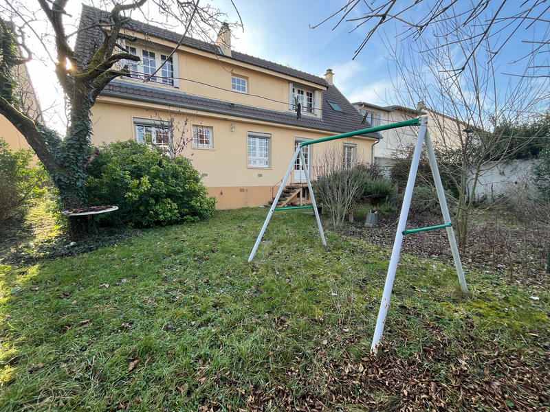 Maison - 162 m² - 9 pièces
