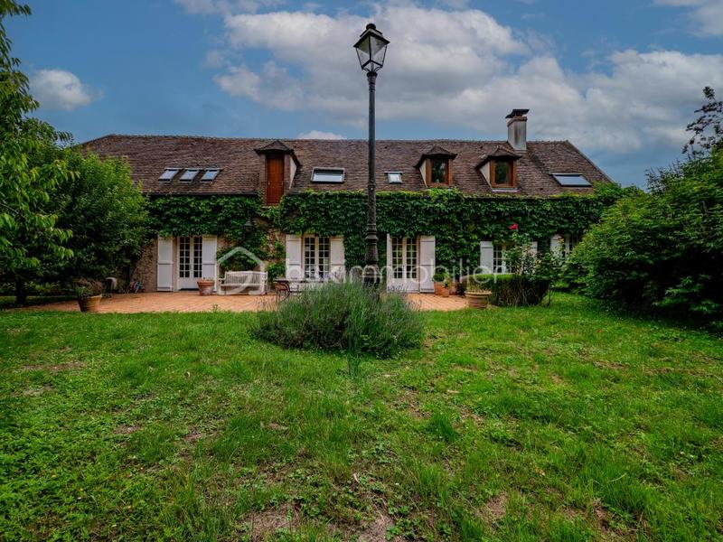 Demeure - 260 m² - 9 pièces