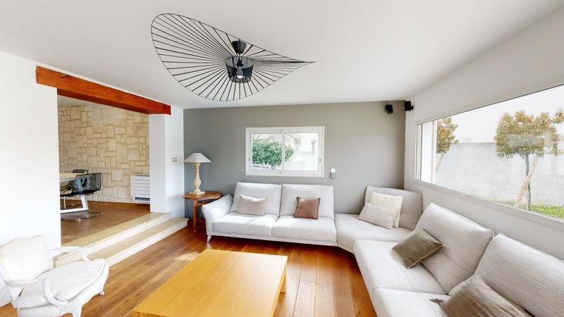 Maison - 305 m² - 5 pièces