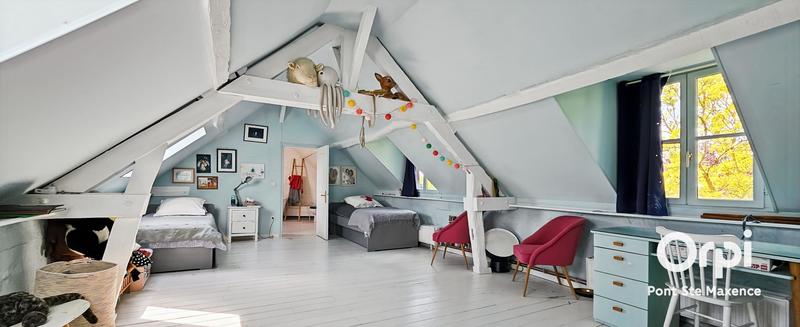 Maison - 323 m² - 6 pièces