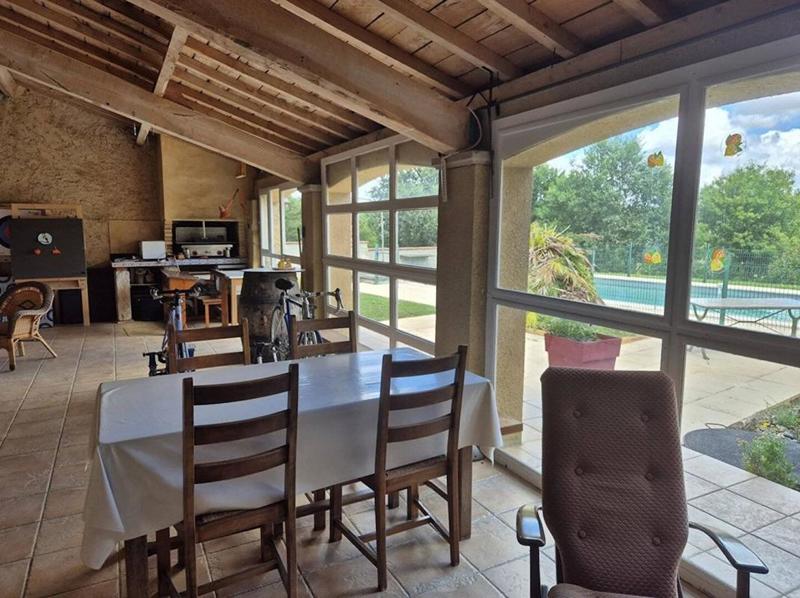 Maison - 400 m² - 11 pièces